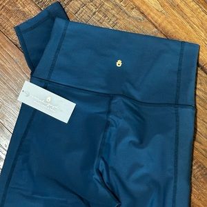 Spiritual Gangster Active High Waist Tight in size Small (BRAND NEW)